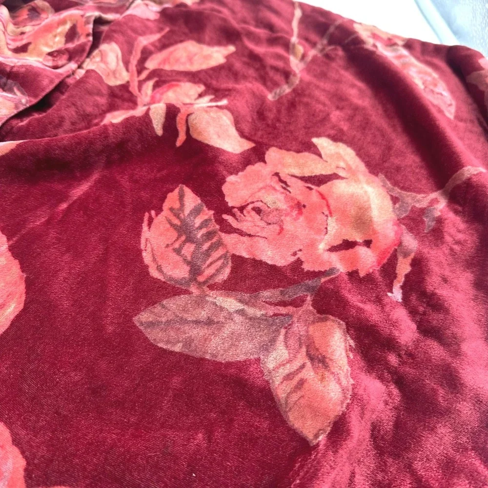 Pottery Barn Burgundy Red Floral Velvet Pillow Standard Sham Rose Print Button
